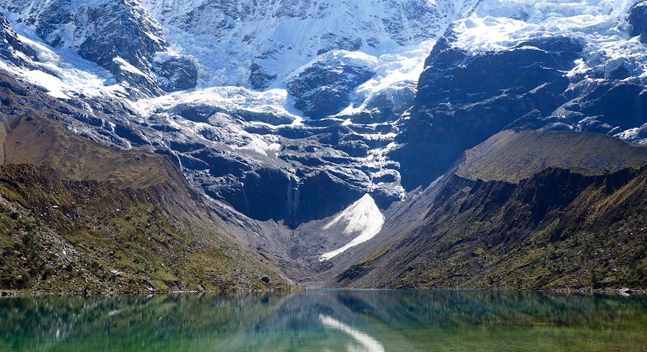 Laguna Humantay: Un Encuentro Mágico con las Aguas Turquesas de los Andes